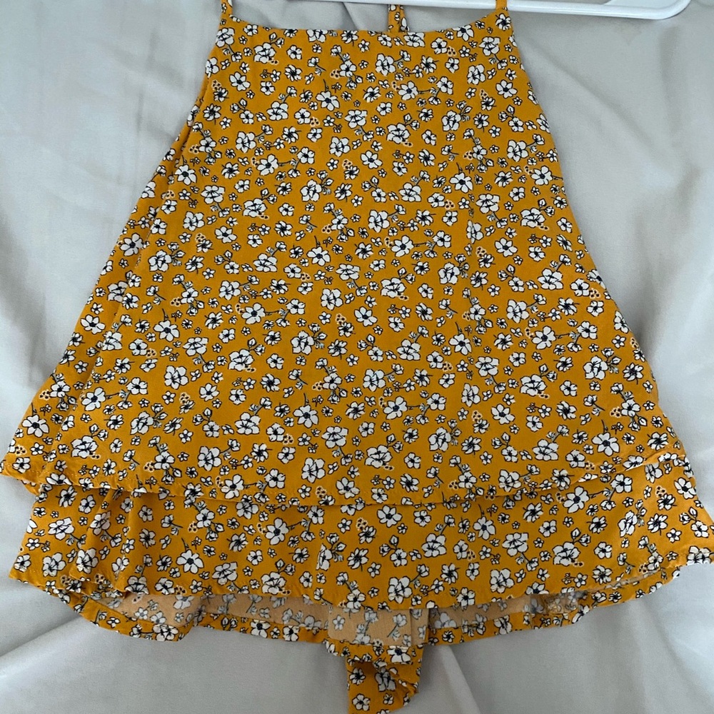 Forever 21 yellow floral crop top
